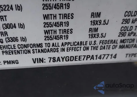 2023 Tesla Model Y Awd/Long Range Dual Motor All-Wheel Drive z USA, uszkodzony, nr VIN 7SAYGDEE7PA147714
